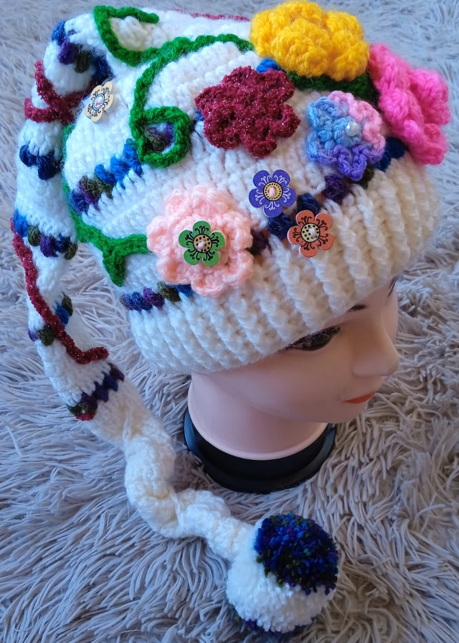 Gorro con cola blanco