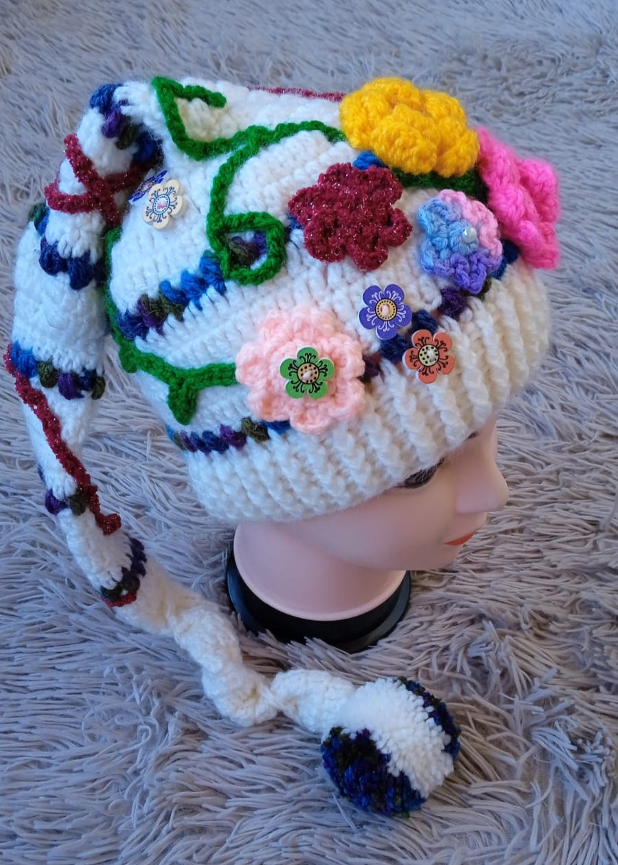 Gorro con cola blanco