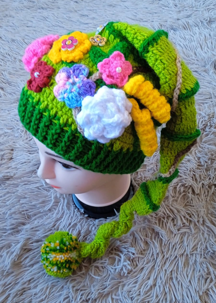 Gorro con cola bosque