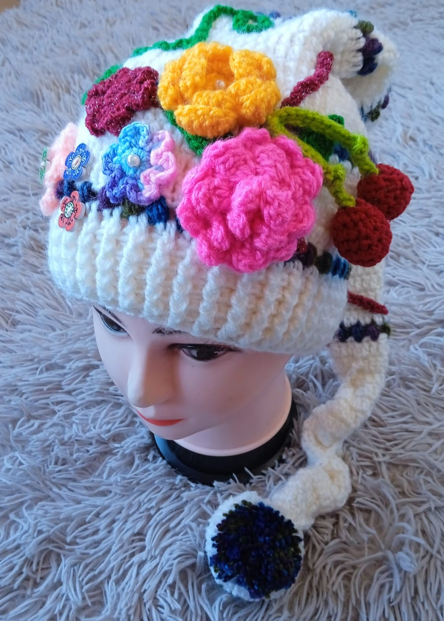 Gorro con cola blanco